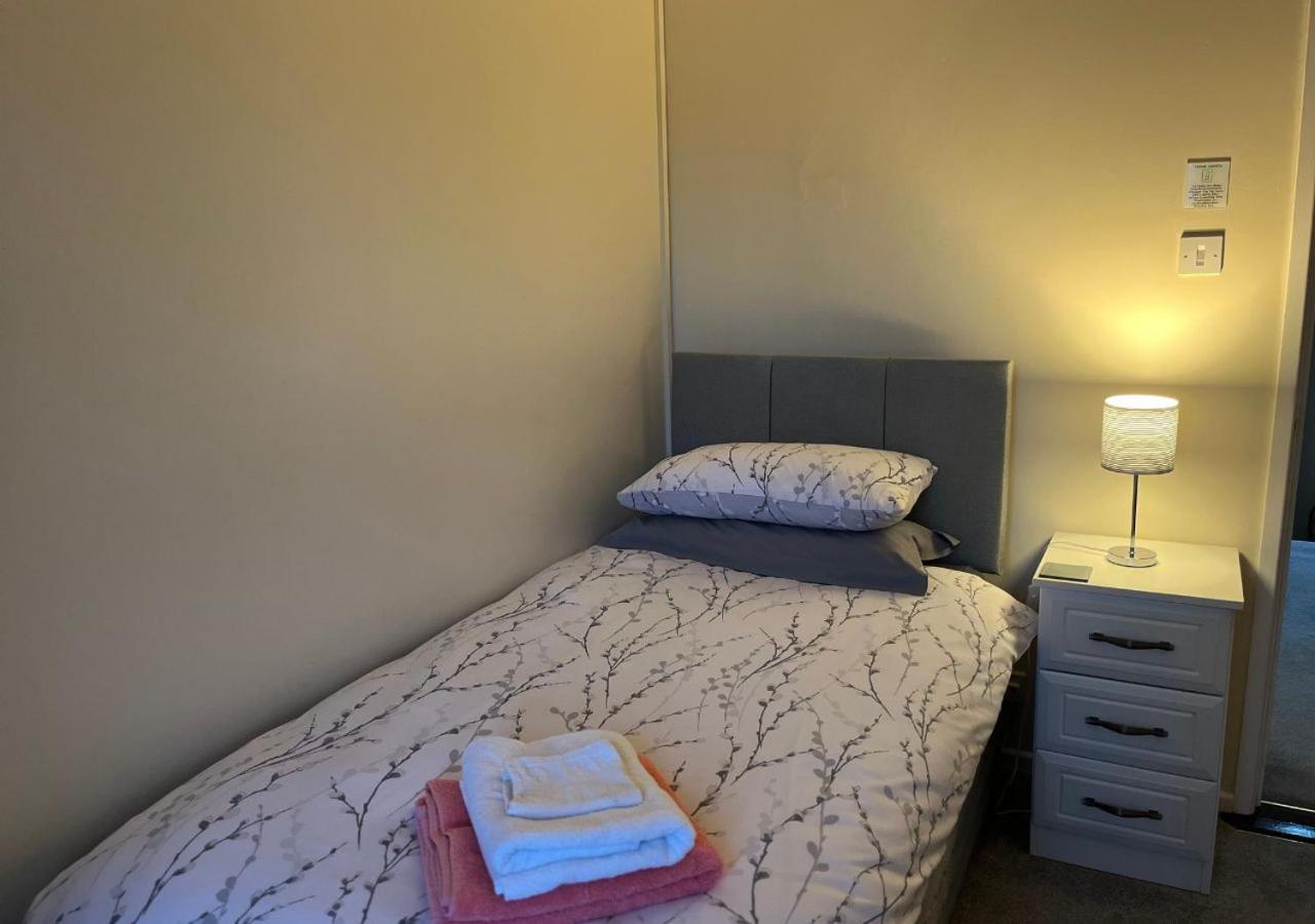 3 Bedroom Apartment, Ballymena, The Wee Stop Gap 외부 사진